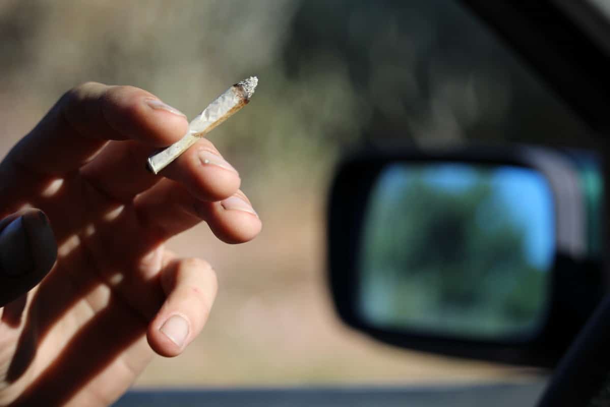 can cigarettes give you a sore throat Smoking and Strep Throat: 3 Things to Consider
