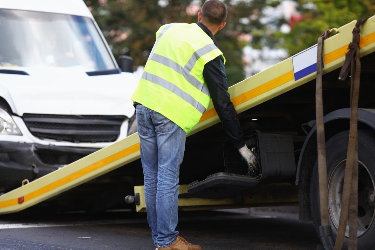 What kind of clothes do truck drivers wear?